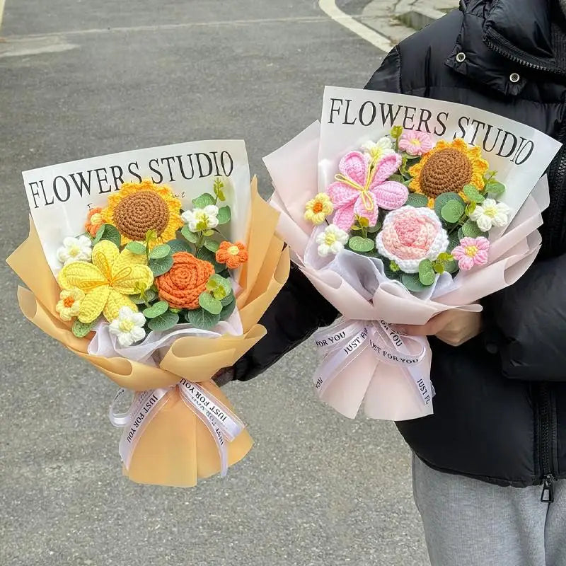 Handmade Crochet Flowers Bouquet Mothers Day Gifts Finished Hand-Knitted Crochet Graduation Bouquet Teacher' Day Birthday Gift